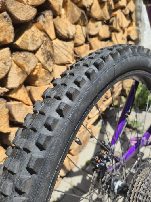 De vânzare anvelopă Michelin DH 22 pe dimensiunea 27.5" x 2.40 (61-584).