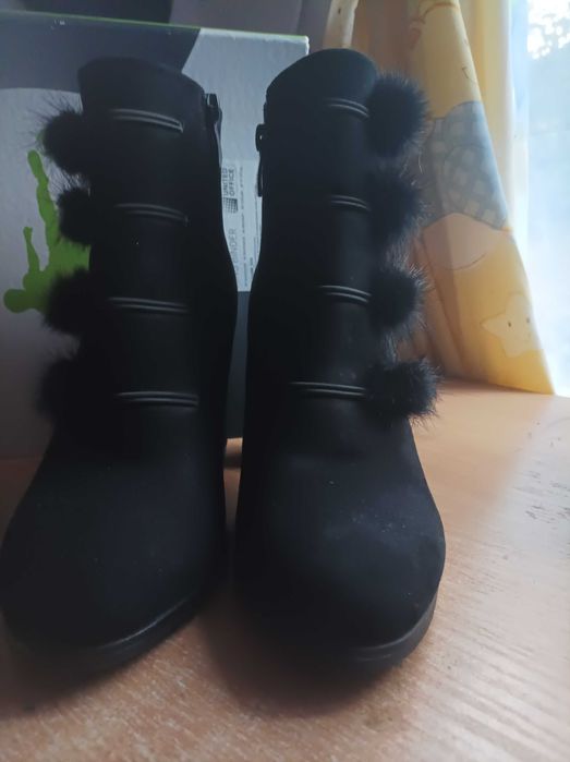 Дамски стилни боти