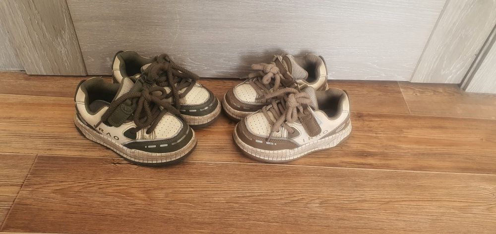 Продам детскую обувь