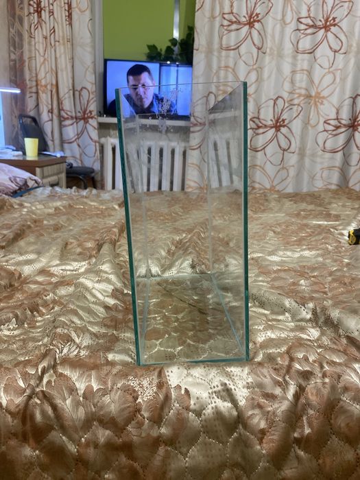 Аквариум для рыбок в хорошом состояние