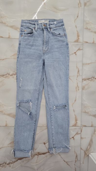 Различни моделчета дънки  НОВИ  8 € бр.