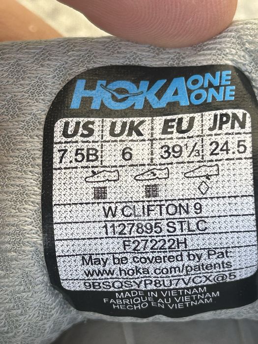 Hoka Clinfton 9 39 1/3 NOU