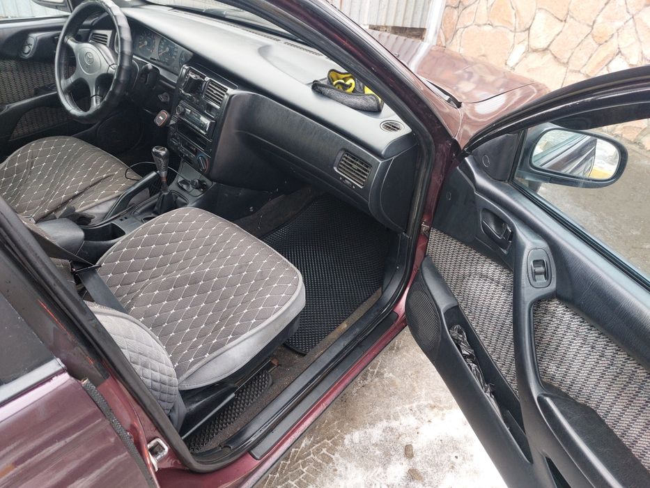 Продам Тойота карина е