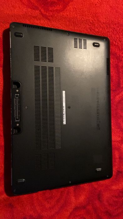 Laptop cu touch screen DELL