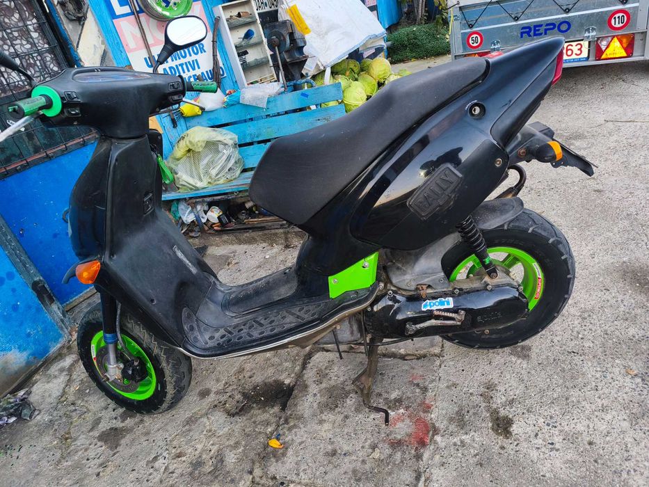 Vând sau schimb scuter Aprilia Rally 50