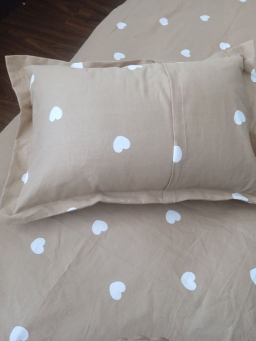 bolalar uchun mo'ljallangan matrasla prastina yostiq hammasi bir joyda