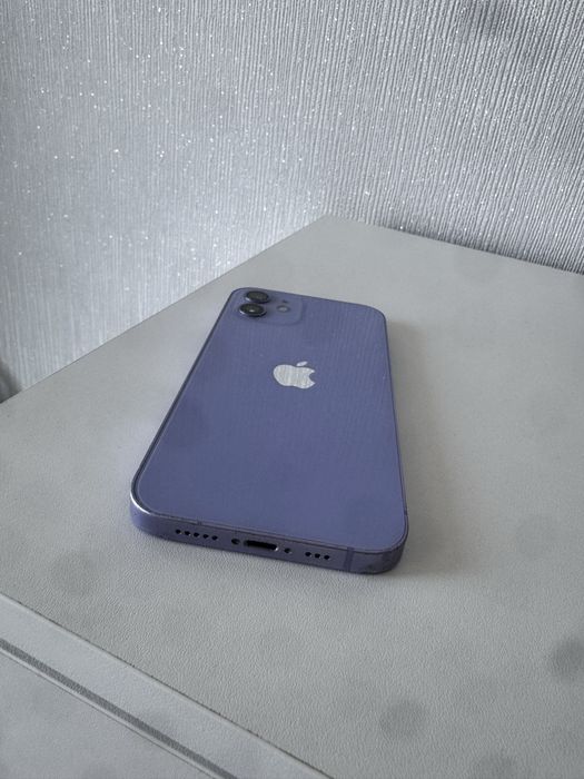 Продам iphone 12 64gb