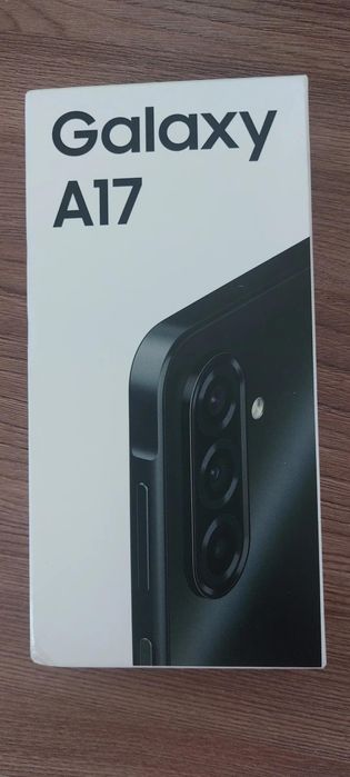 Самсунг А17 продам