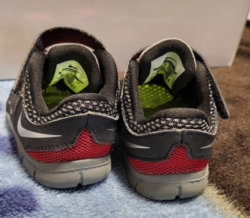 Adidasi Nike nr. 19,5