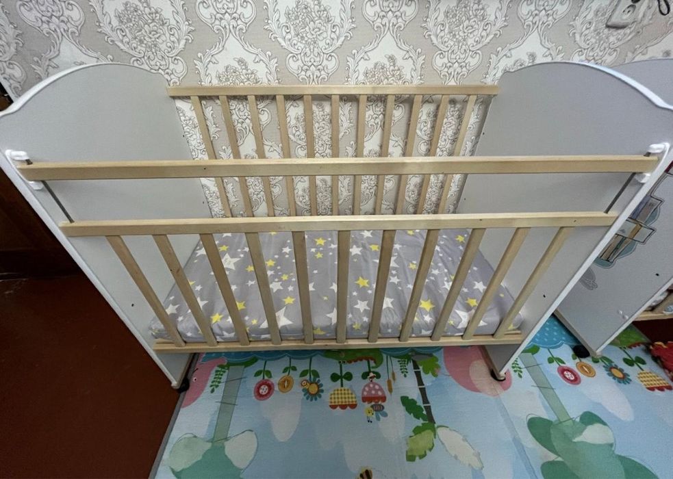 Детская кроватка манеж