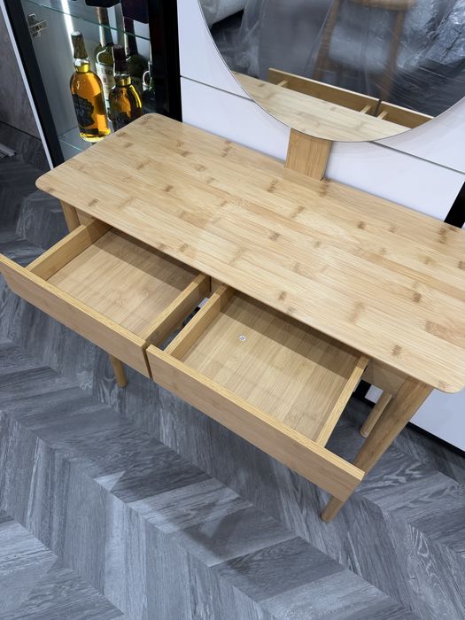 Тоалетка SAKSILD с огледало