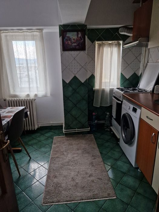 Vând apartament 2 camere.Centru.Rm .Vâlcea!