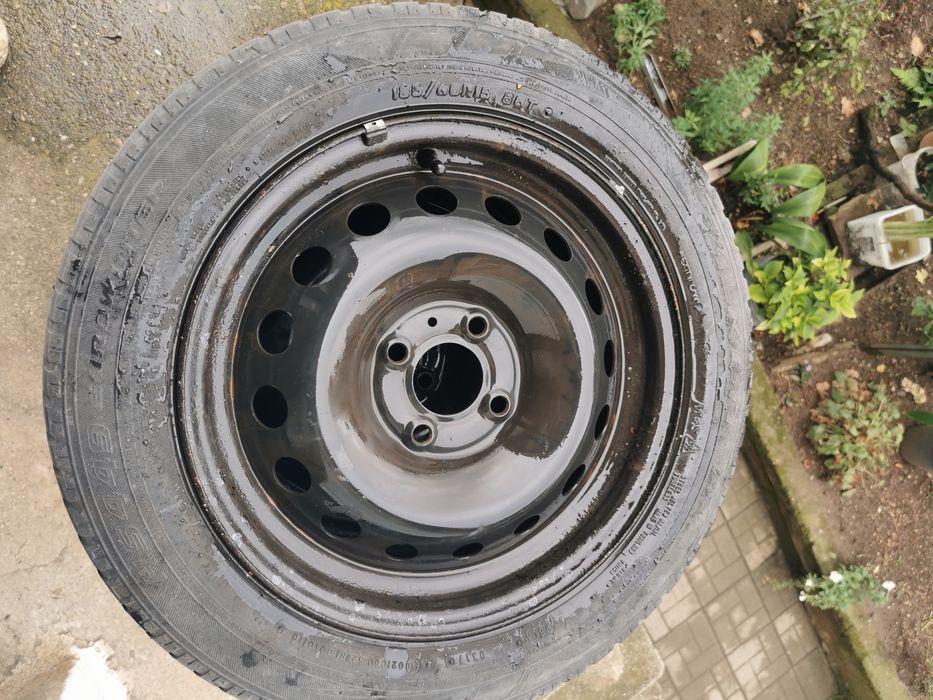3 зимни гуми с джанти – 185/60 R15