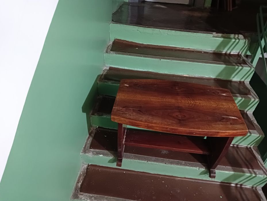 Продавам ниска холна масичка