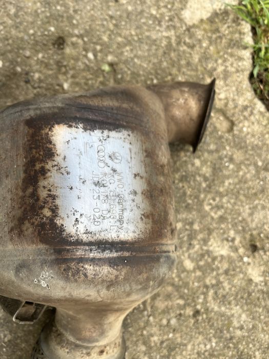 Vând catalizator cu toba