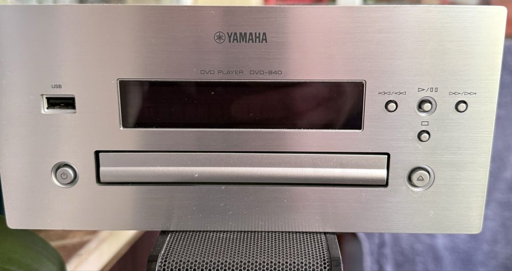 DVD Player Yamaha model DVD-840