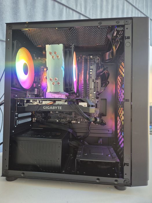 Gaming PC GTX 1660 6GB cu i5-11400 + 1TB SSD si 16GB DDR4-3000 LPX