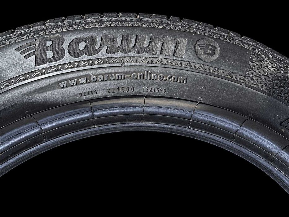 2 Anvelope de vara - 225/55/R17 Barum Bravuris 3, stare foarte buna