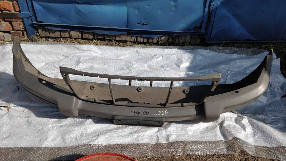 Бампер передний Jeep Cherokee