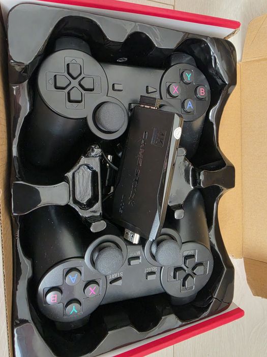 Consola de jocuri, 20000 jocuri retro, 2 controllere wireless,