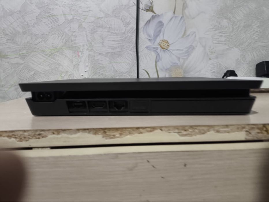 Плеистеишн 4 слим 1TB