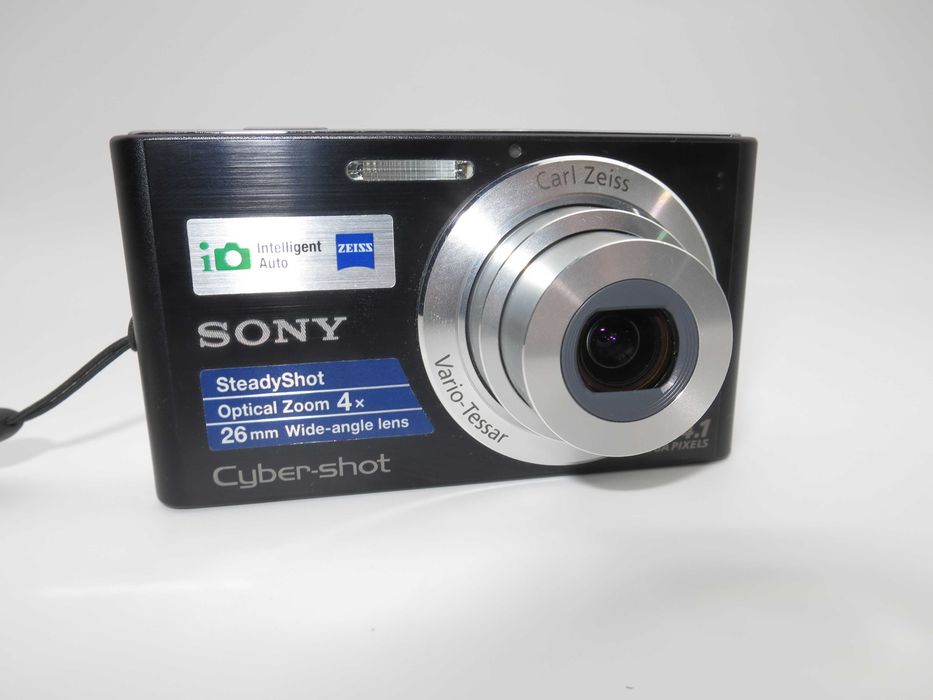 Sony Cyber-shot DSC W320 ултра компактен цифорв фотоапарат черен цвят, супер тънка дигитална камера, отлично състояние, пълен комплект, работи отлично