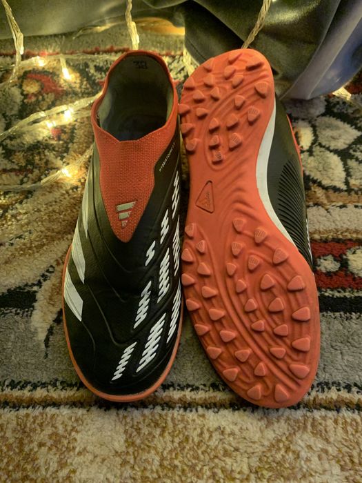 Продам сороконожки Adidas