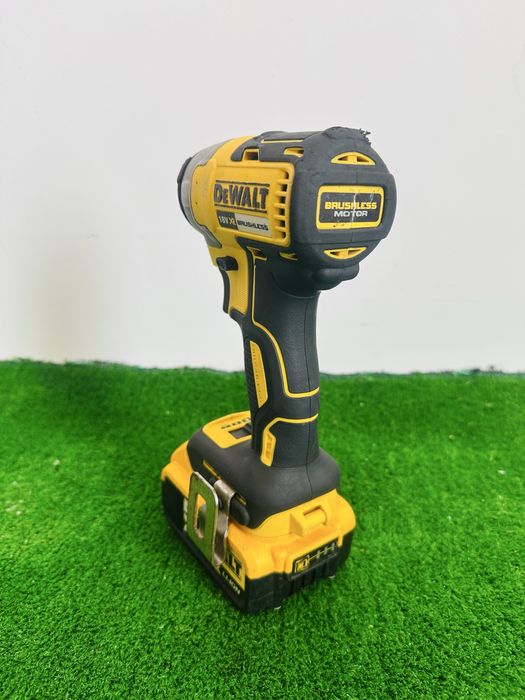 Impact Dewalt DCF887