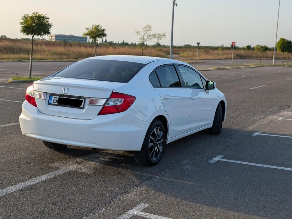 Honda Civic Sedan 1.8 i-VTEC 2016 – Unic proprietar – 108.000 km – Stare excelentă