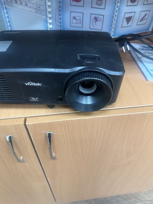 Проектор Vivitek б/у