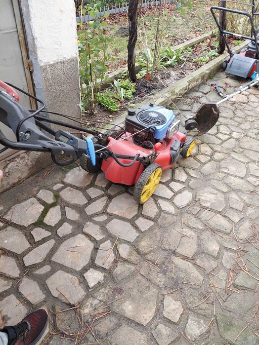 Самоходна косачка със ключ за стартер