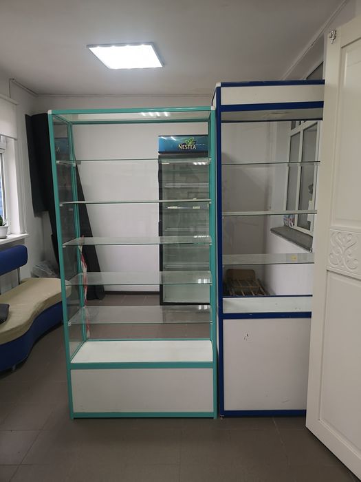 Витрина стеклянные