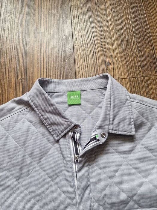 Страхотна мъжка риза HUGO BOSS размер L 
носи като връхна дреха, в п
