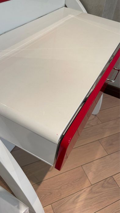 Продам Туалетный стол с тумбой