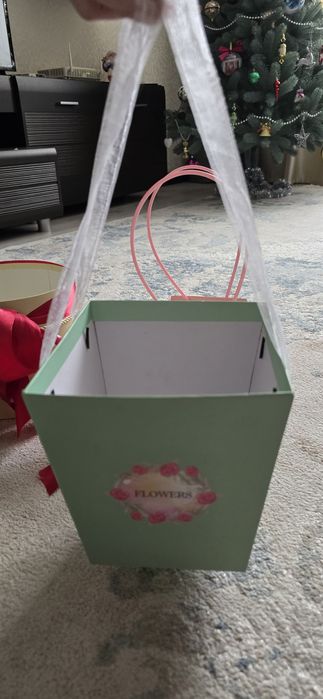 Продам коробки для цветов, б/у.  Уркер