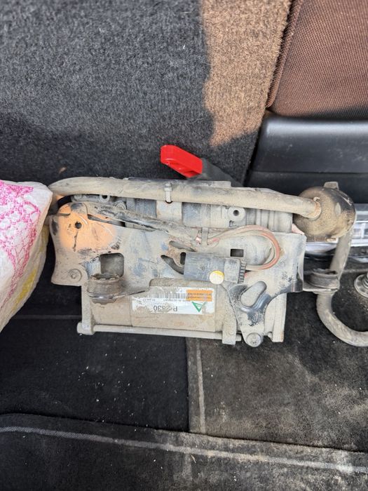 Продавам възглавници за мерцедес w218
