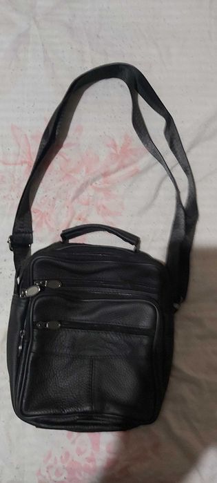 Продавам мъжки кожени чанти естествена кожа