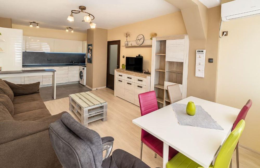 Двустаен апартамент в района на Спортна зала!