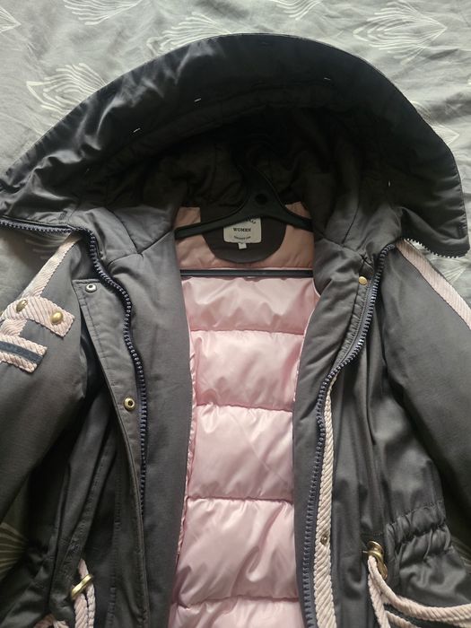 Продам парку женскую