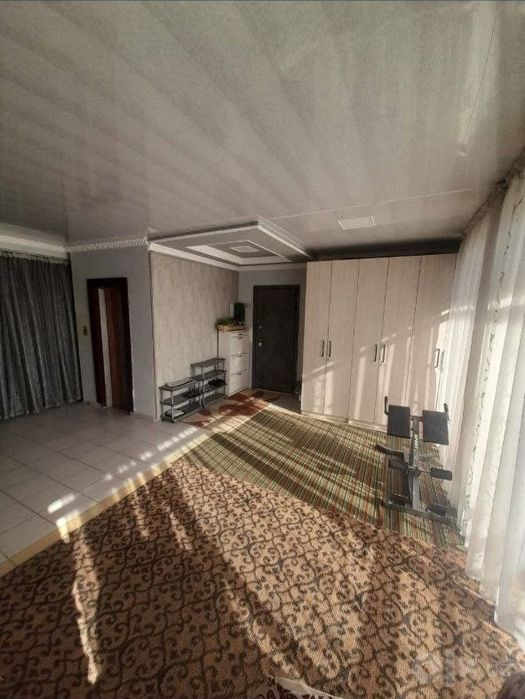 Olmazor tumani 4 mavzeda 4 xonali dom sotiladi