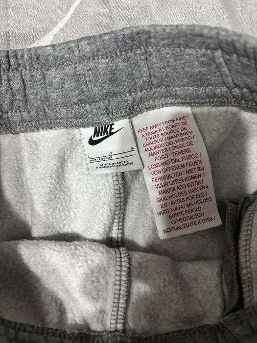 Pantaloni nike gri
