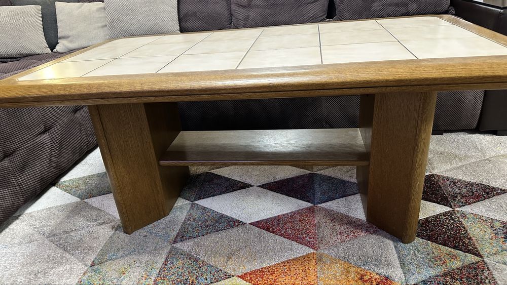 Масивна  холна маса