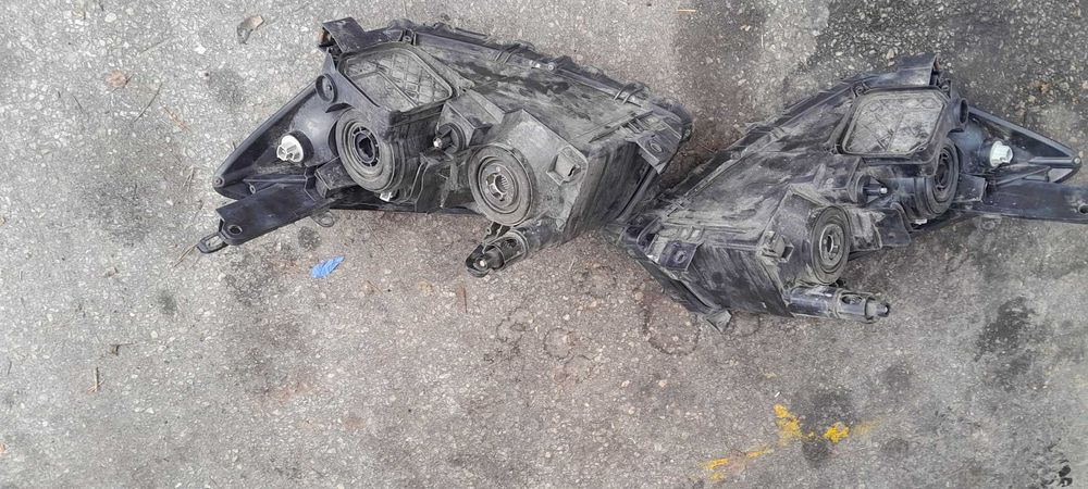 Фарове за Тойота Рав4 3 генерация