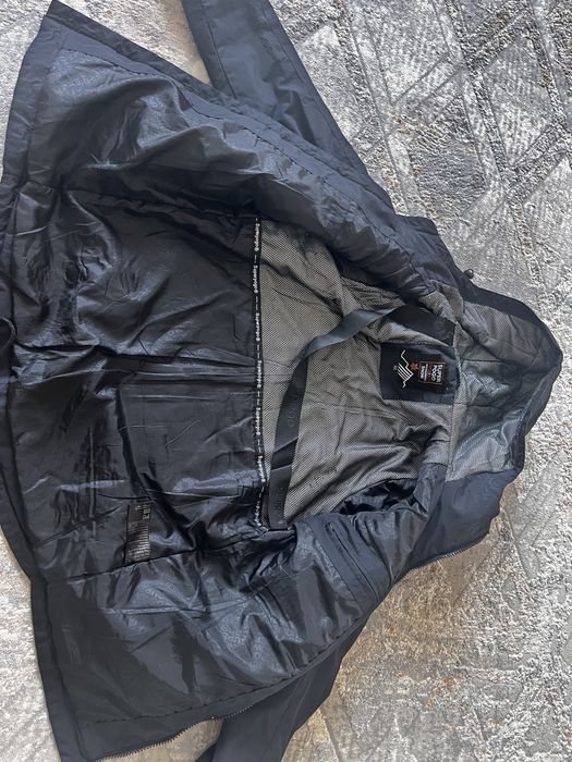 Продам ветровку 164