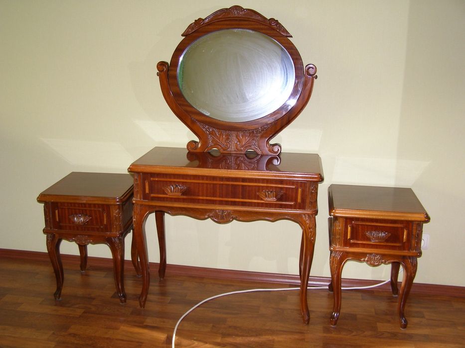 Спальный гарнитур