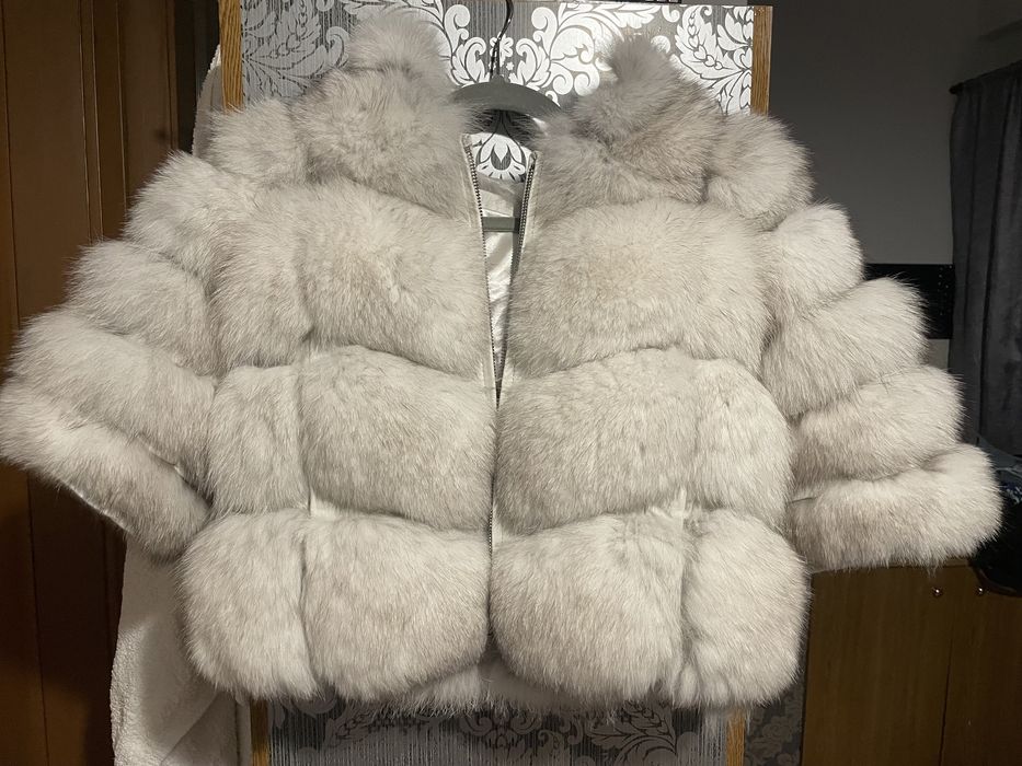 Vand blana alba cenusie din vulpe polara noua