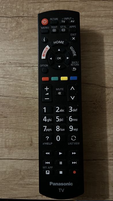 Panasonic TX-58GX700E 58" 4K Smart TV плюс стойка за стена