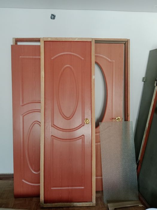 Продам двери б/у