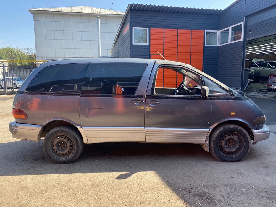 Продам toyota previa