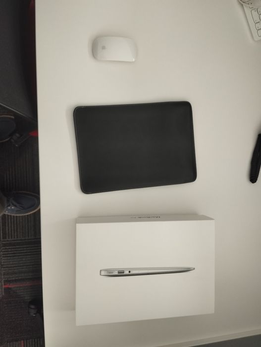Mac book air 11inch